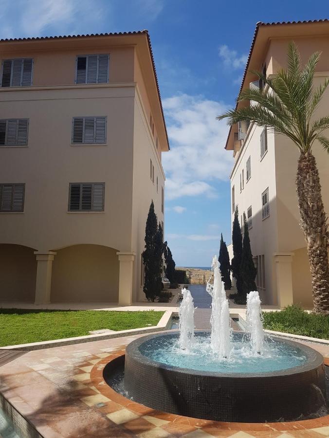The Lighthouse Apartment Paphos Exterior foto
