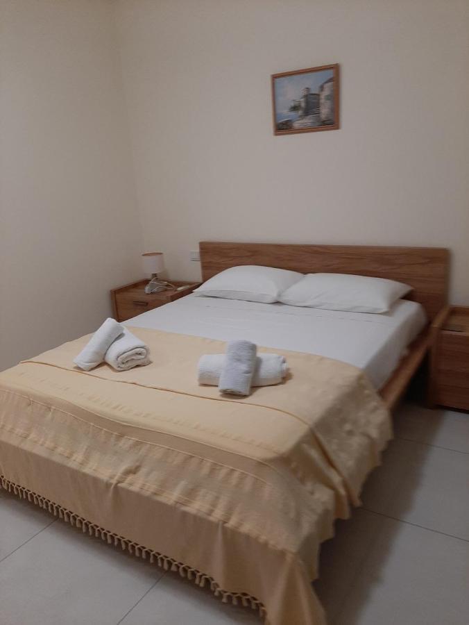The Lighthouse Apartment Paphos Exterior foto